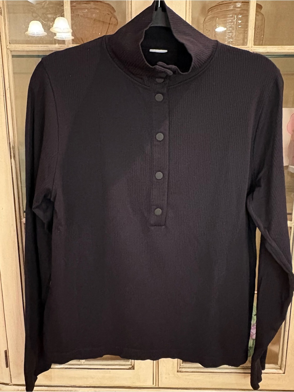 Athleta Flurry Seamless Henley Long Sleeve Top with Snaps and Ribbed Fabric
